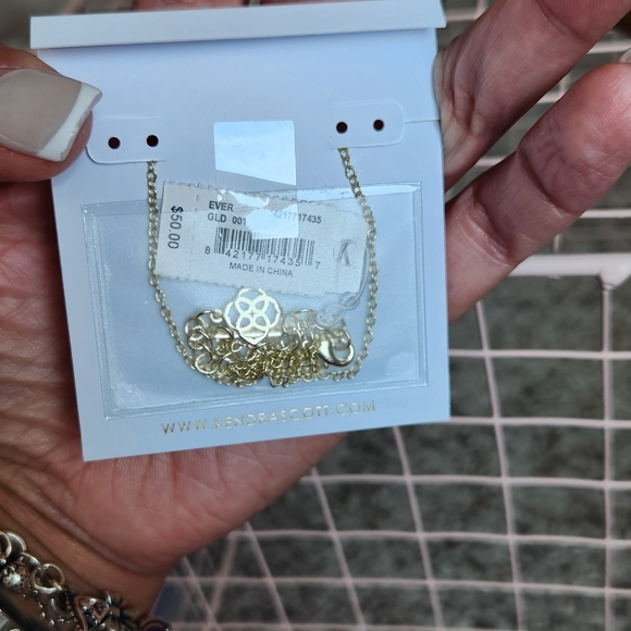 Kendra Scott Gold Ever Necklace - Picture 4 of 4